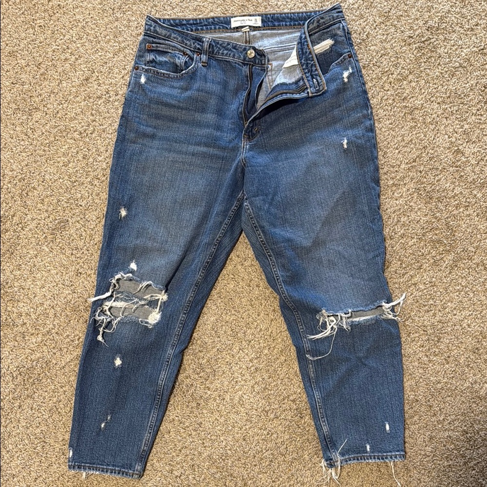 Abercrombie & Fitch The Mom Curve Love